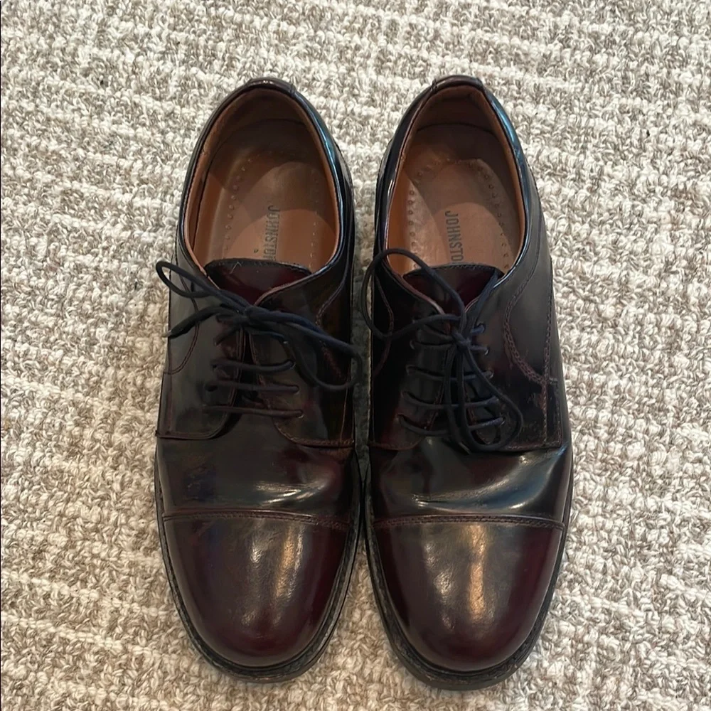 Classic Johnston & Murphy Dark Brown Distressed Leather Oxfords
